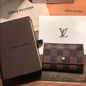 Authentic Louis Vuitton 6 key holder